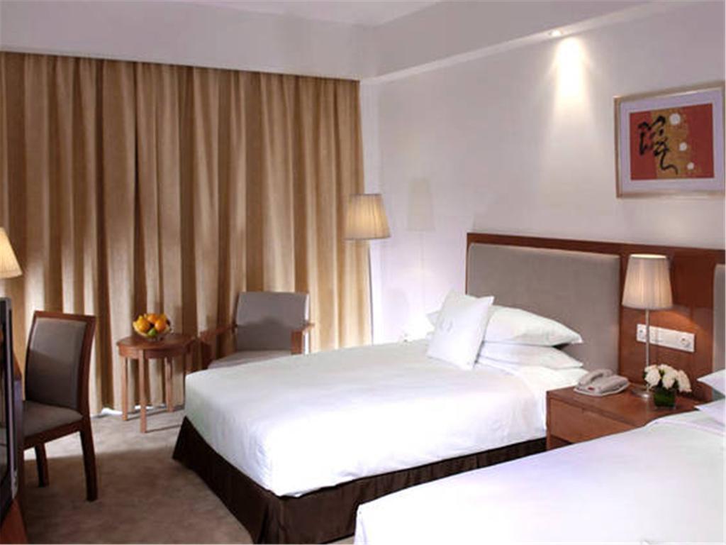 Gloria Plaza Hotel Kangqiao Sanghaj Kültér fotó