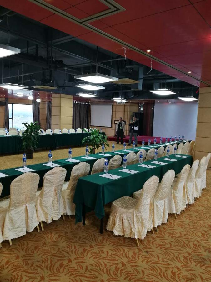 Gloria Plaza Hotel Kangqiao Sanghaj Kültér fotó