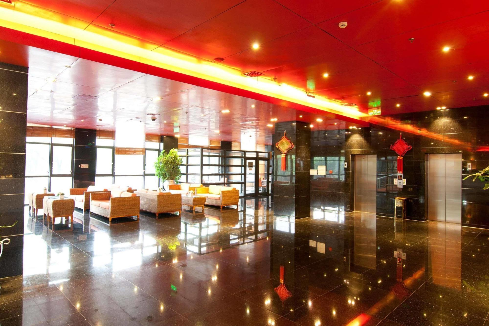 Gloria Plaza Hotel Kangqiao Sanghaj Kültér fotó