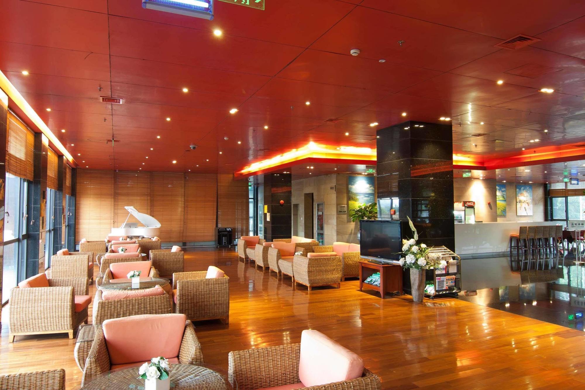 Gloria Plaza Hotel Kangqiao Sanghaj Kültér fotó