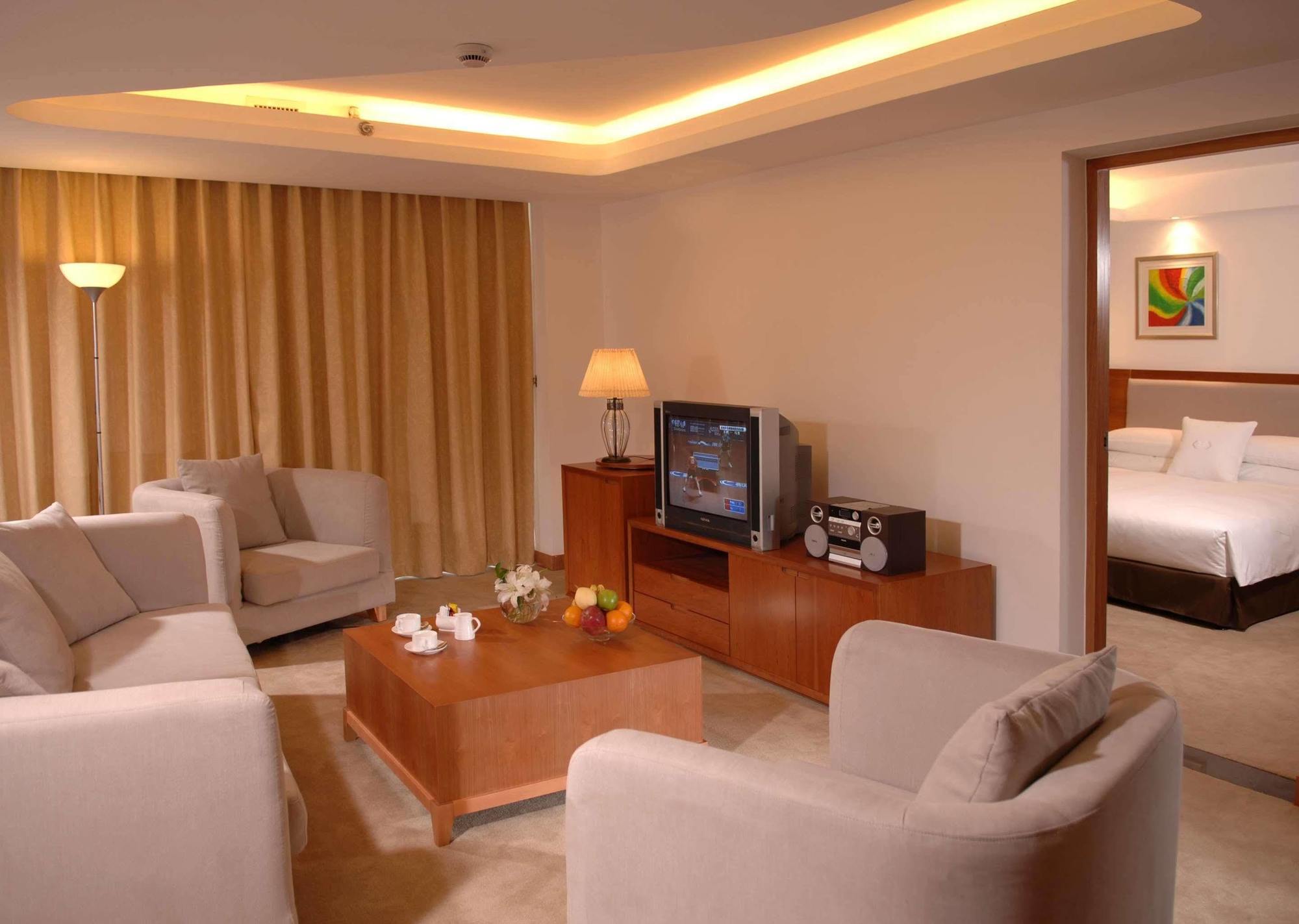 Gloria Plaza Hotel Kangqiao Sanghaj Szoba fotó