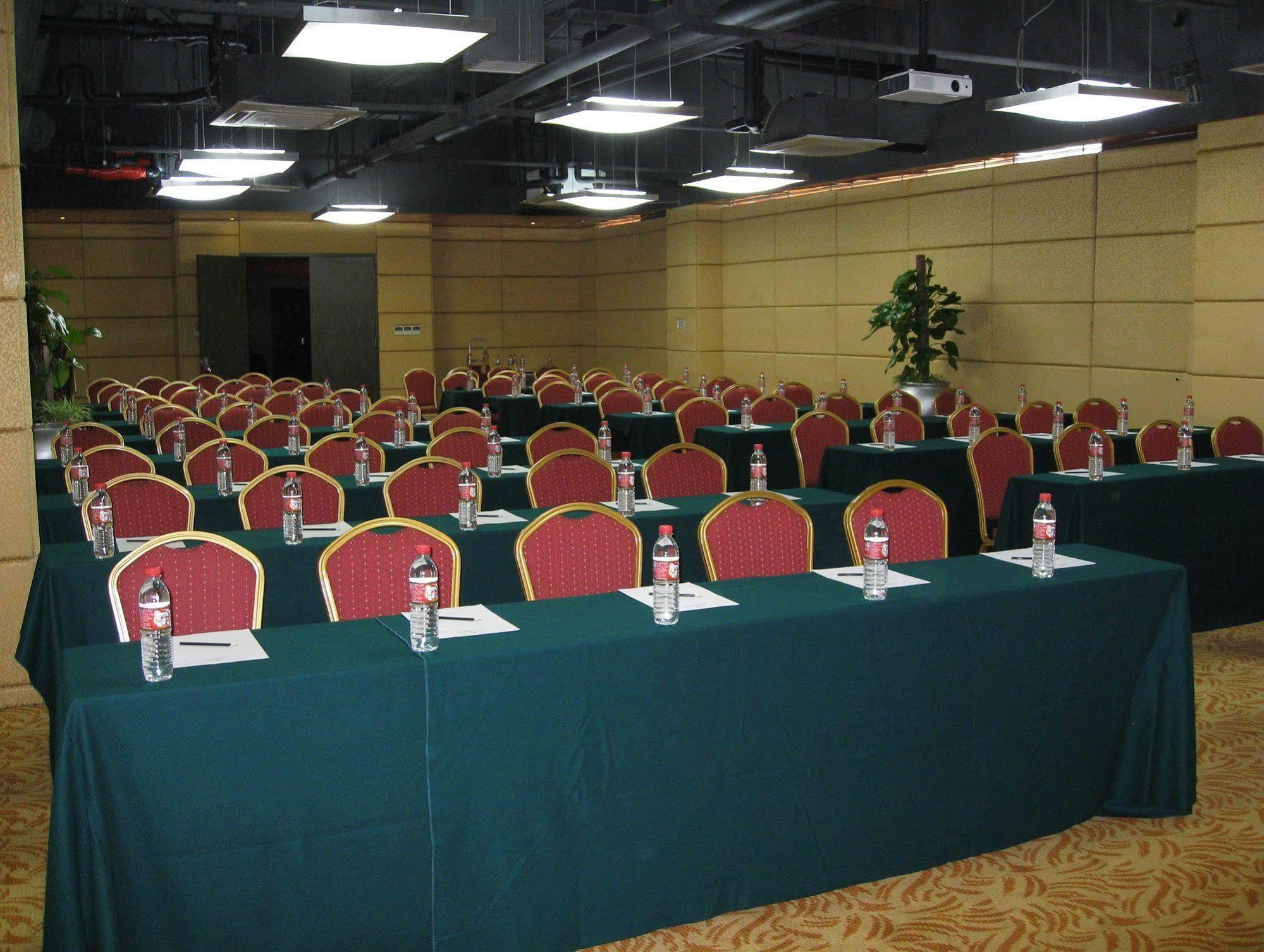Gloria Plaza Hotel Kangqiao Sanghaj Kültér fotó