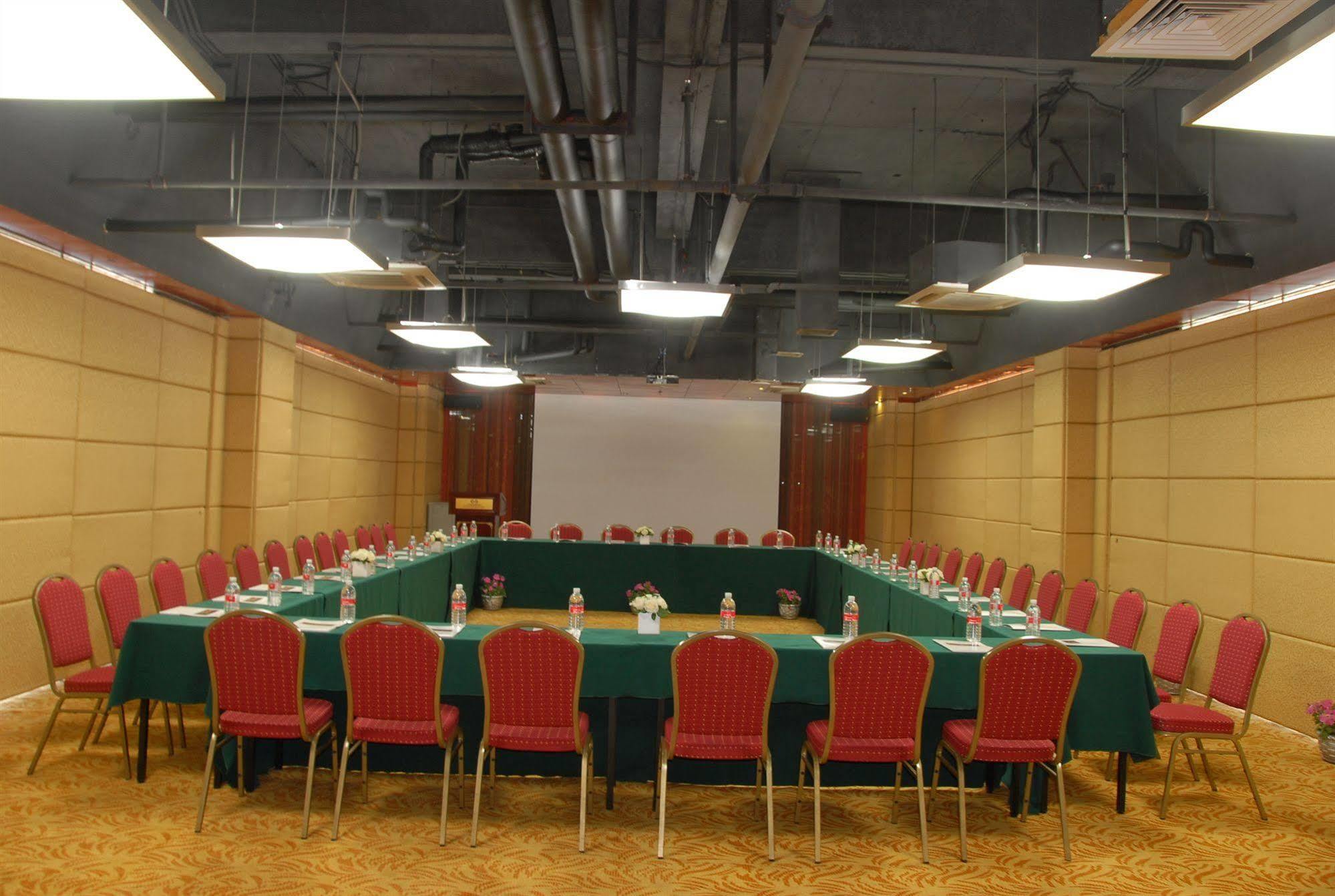 Gloria Plaza Hotel Kangqiao Sanghaj Kültér fotó